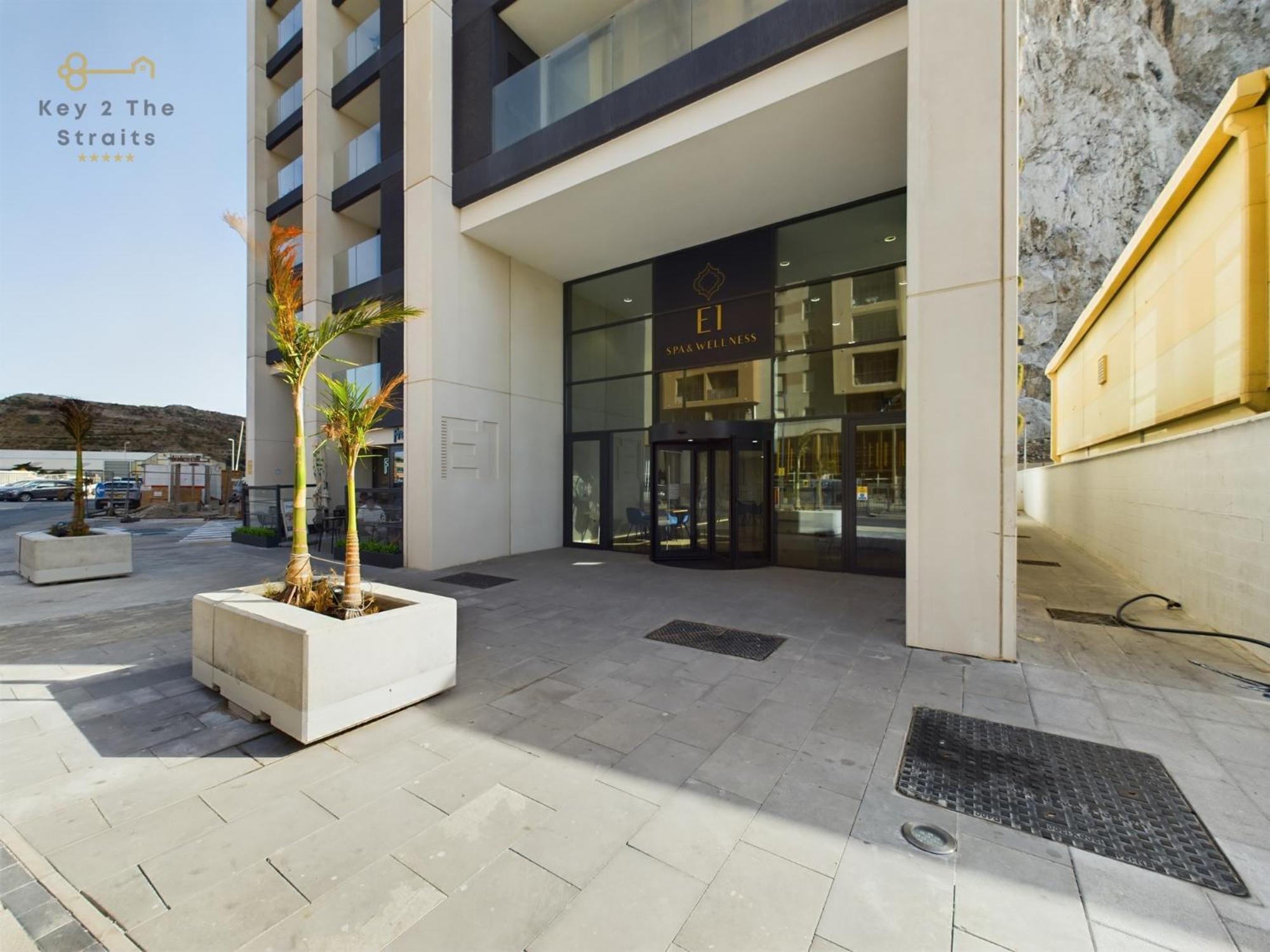 New Luxury Sunrise Oceanview Apartment In ジブラルタル エクステリア 写真